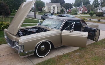 Lincoln-continental-1968-3