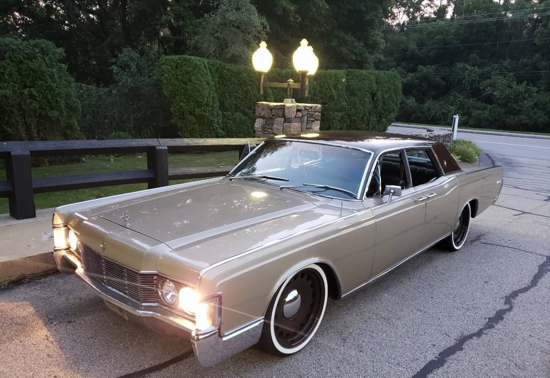 Lincoln-continental-1968-4
