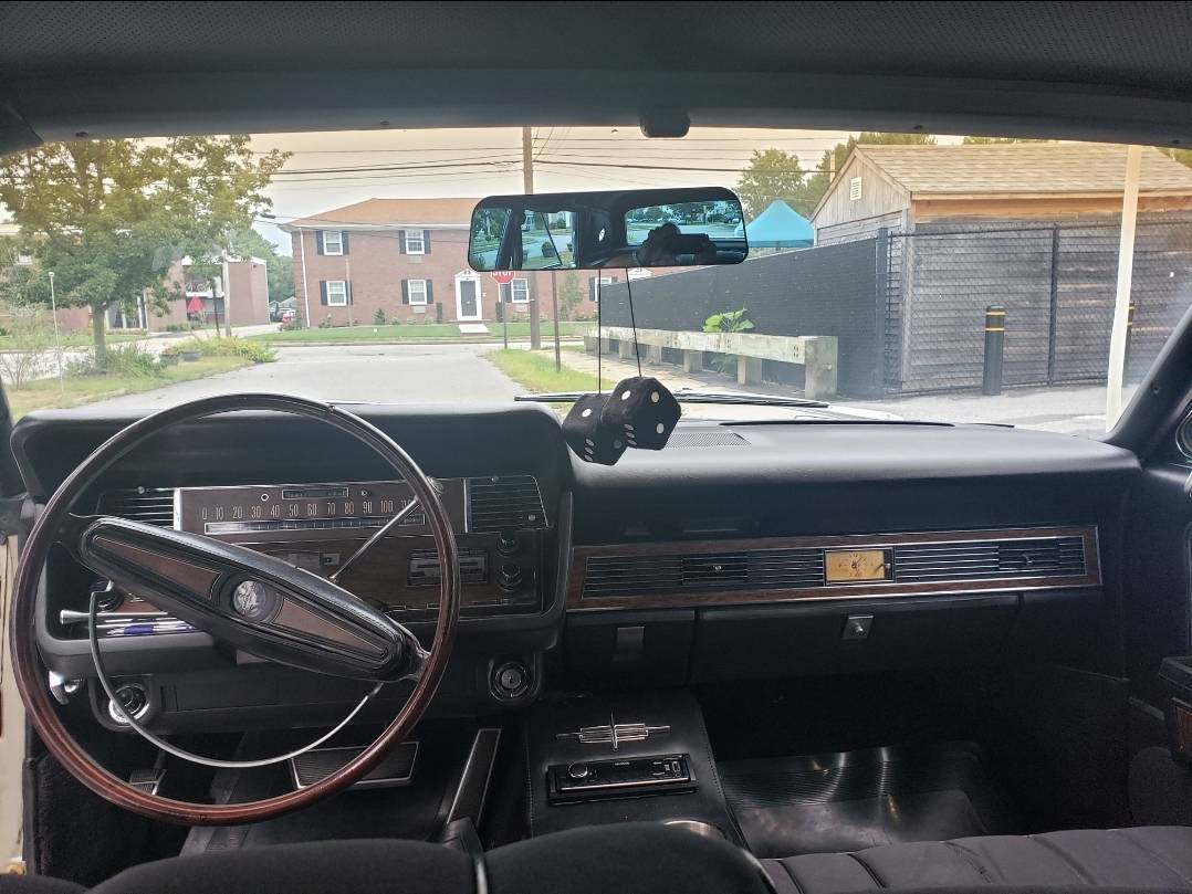 Lincoln-continental-1968-7