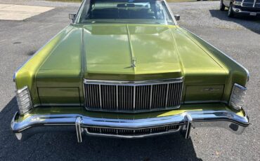 Lincoln-continental-1975-green-11