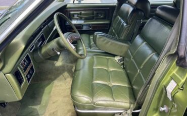 Lincoln-continental-1975-green-12