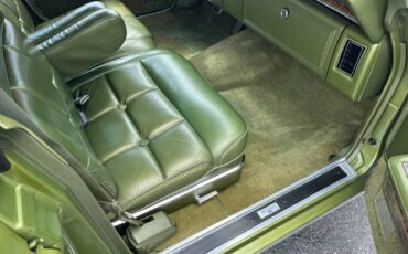 Lincoln-continental-1975-green-16