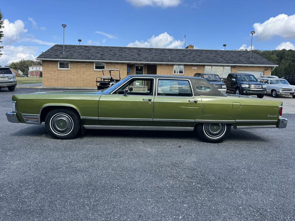 Lincoln-continental-1975-green-4