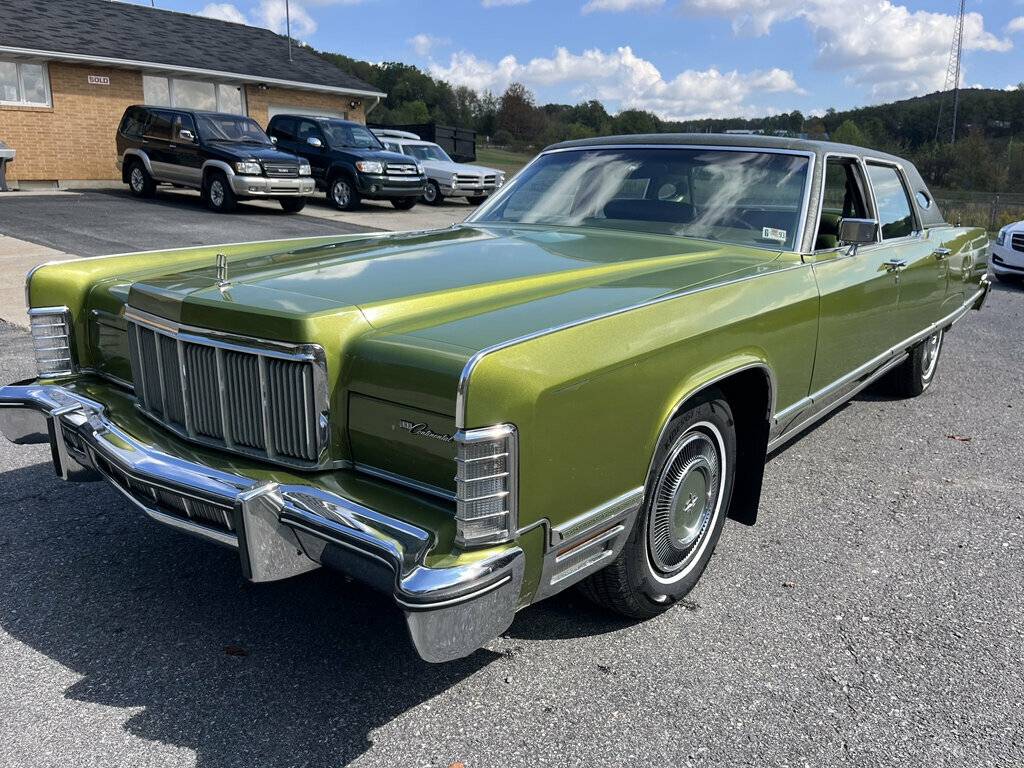 Lincoln-continental-1975-green-5