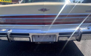 Lincoln-continental-1977-1