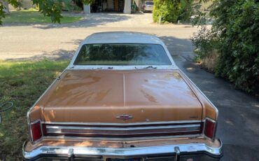 Lincoln-continental-1977-21