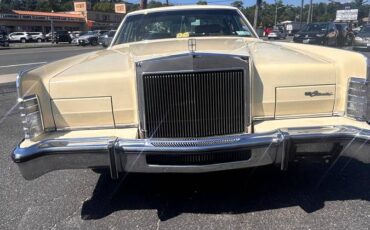 Lincoln-continental-1977
