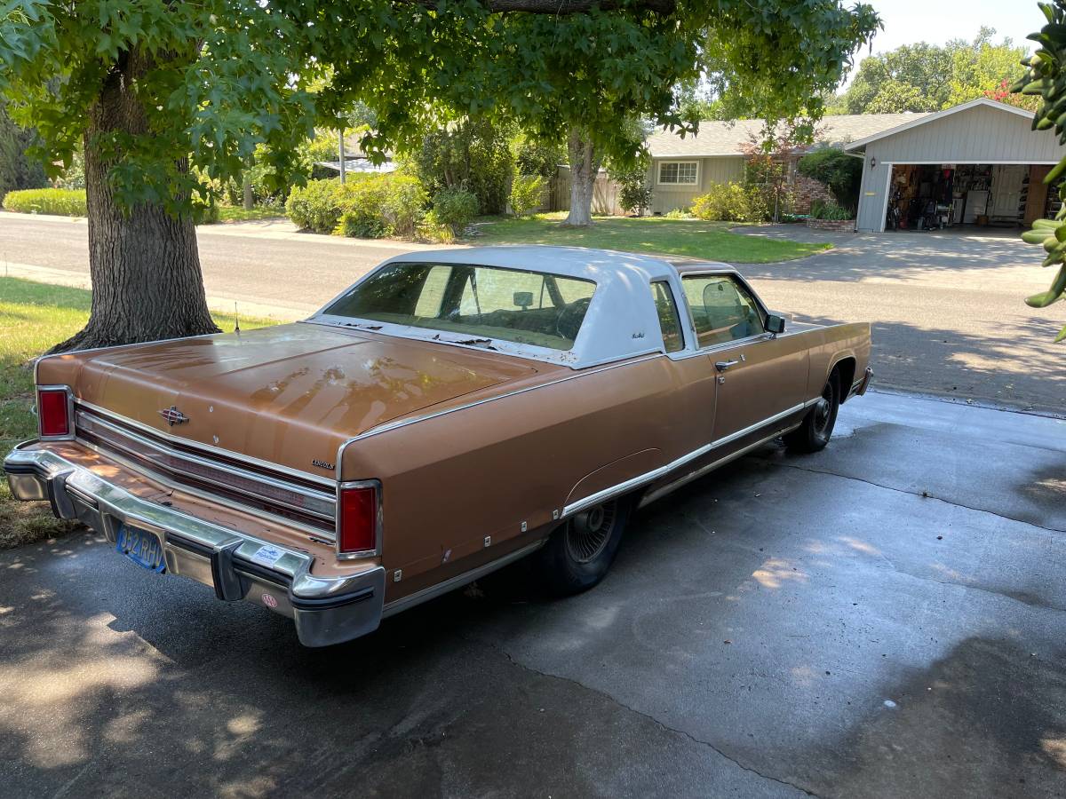 Lincoln-continental-1977-41