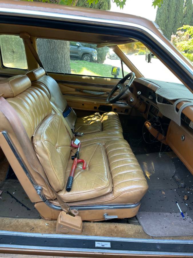 Lincoln-continental-1977-49