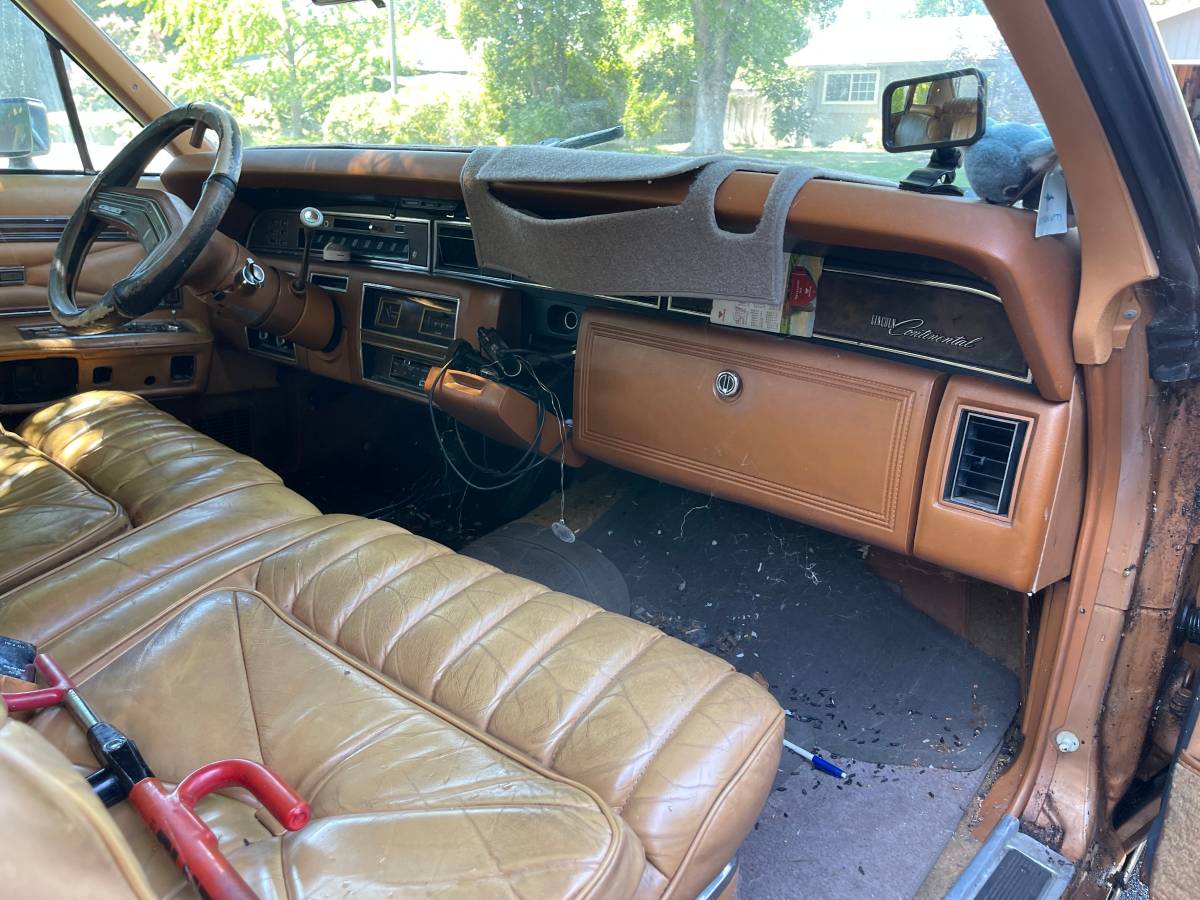 Lincoln-continental-1977-64