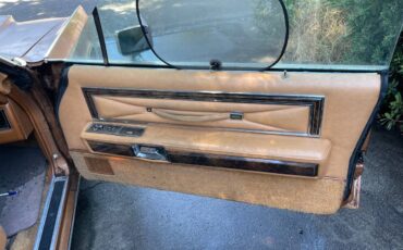Lincoln-continental-1977-83