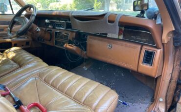 Lincoln-continental-1977-86