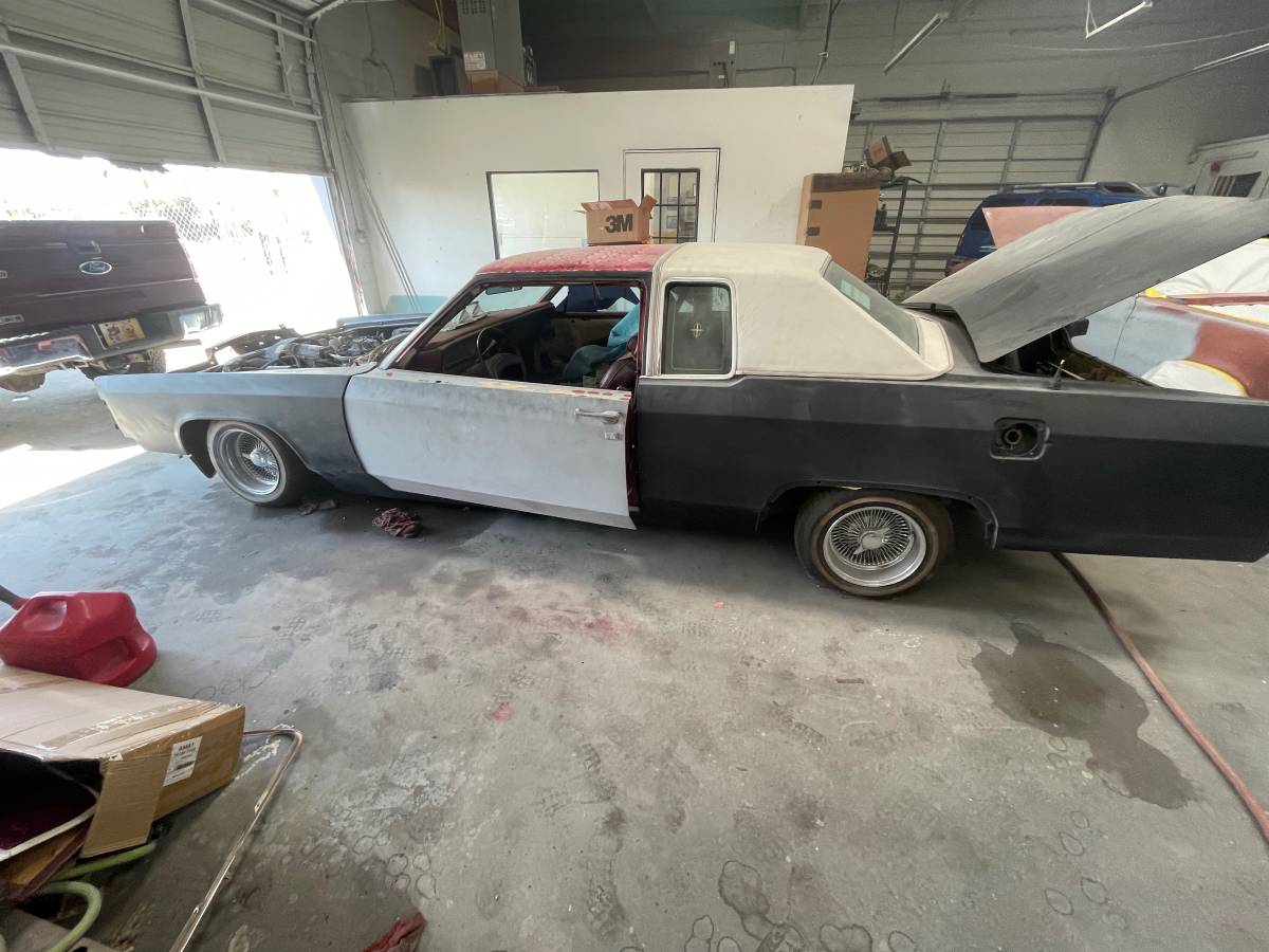 Lincoln-continental-1978-custom-6