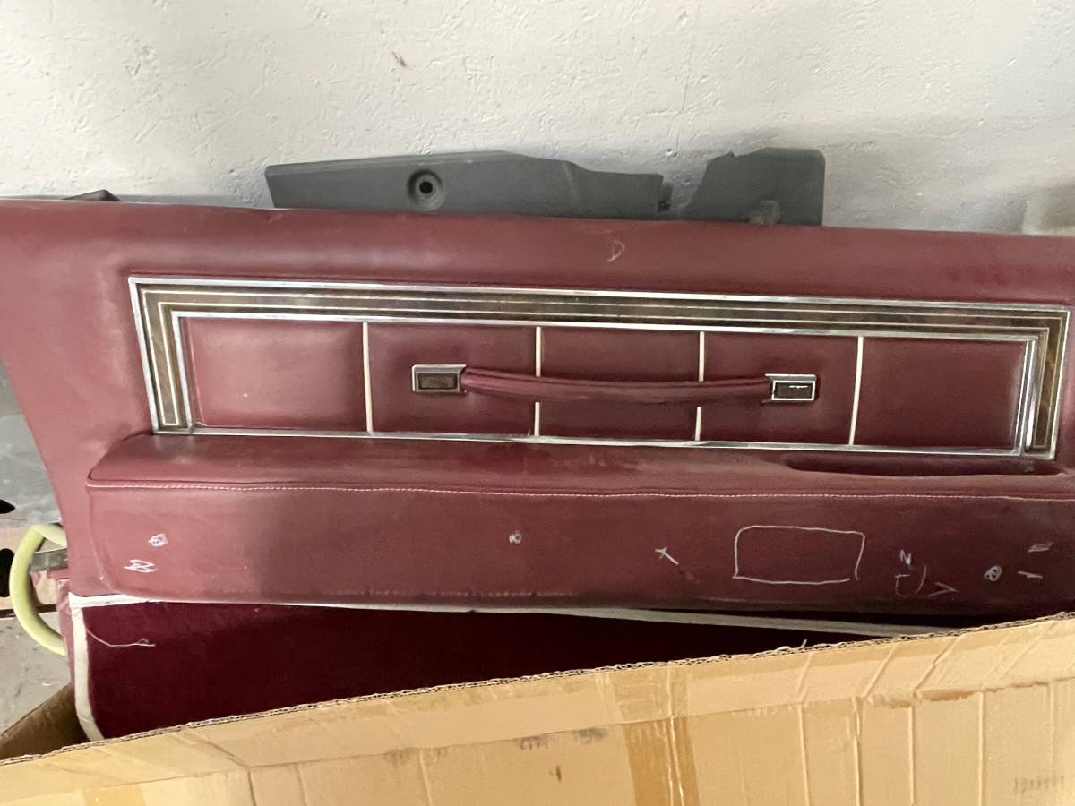 Lincoln-continental-1978-custom-9