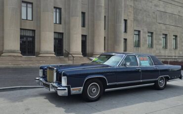 Lincoln-continental-1979-blue-1