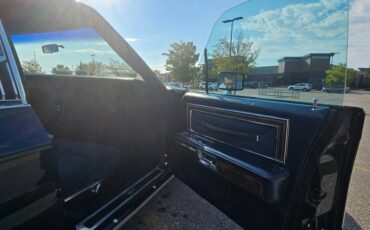 Lincoln-continental-1979-blue-13