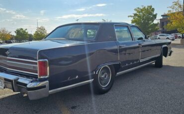 Lincoln-continental-1979-blue-14