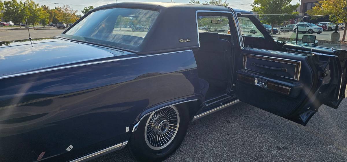 Lincoln-continental-1979-blue-16
