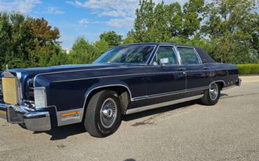 Lincoln-continental-1979-blue-17