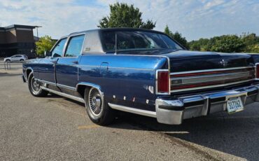 Lincoln-continental-1979-blue-18