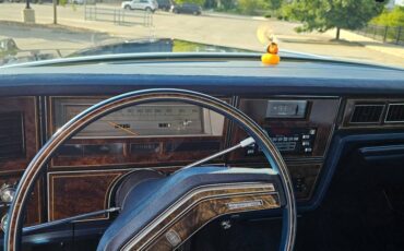 Lincoln-continental-1979-blue-7
