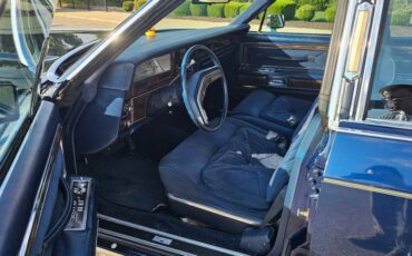 Lincoln-continental-1979-blue-9