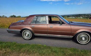 Lincoln-continental-1982-brown-2