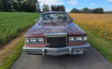 Lincoln-continental-1982-brown-3