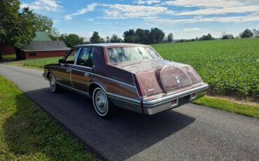 Lincoln-continental-1982-brown-4