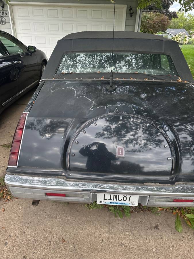 Lincoln-continental-1987-black