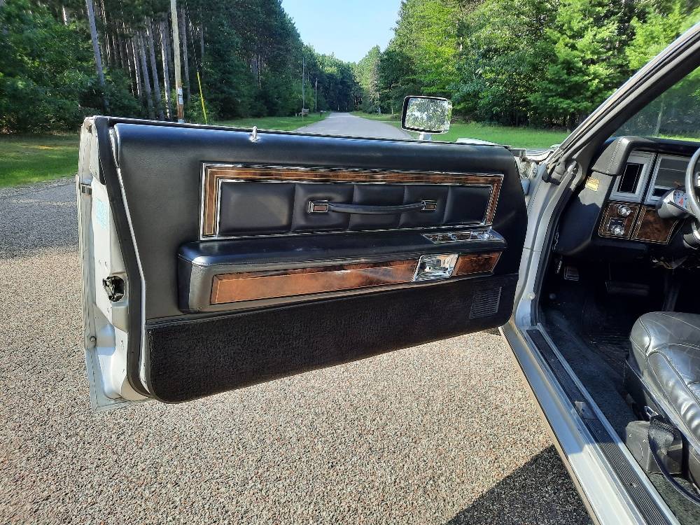 Lincoln-continental-coupe-1978-10