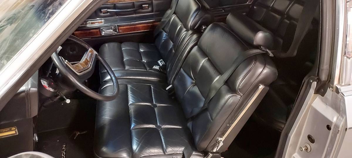 Lincoln-continental-coupe-1978-15