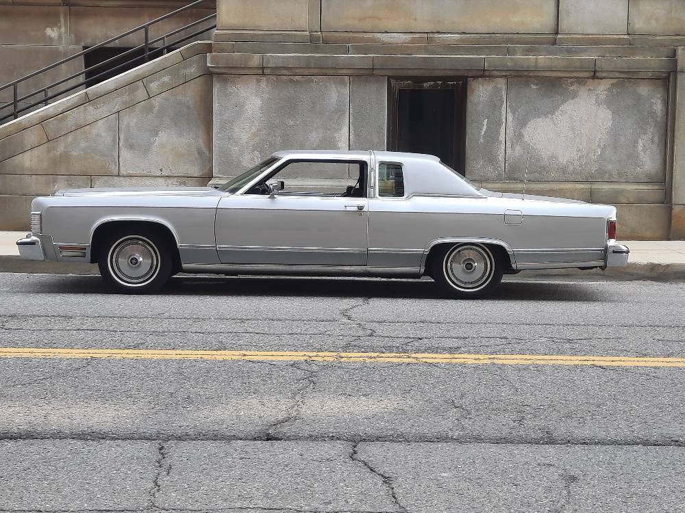 Lincoln-continental-coupe-1978-27