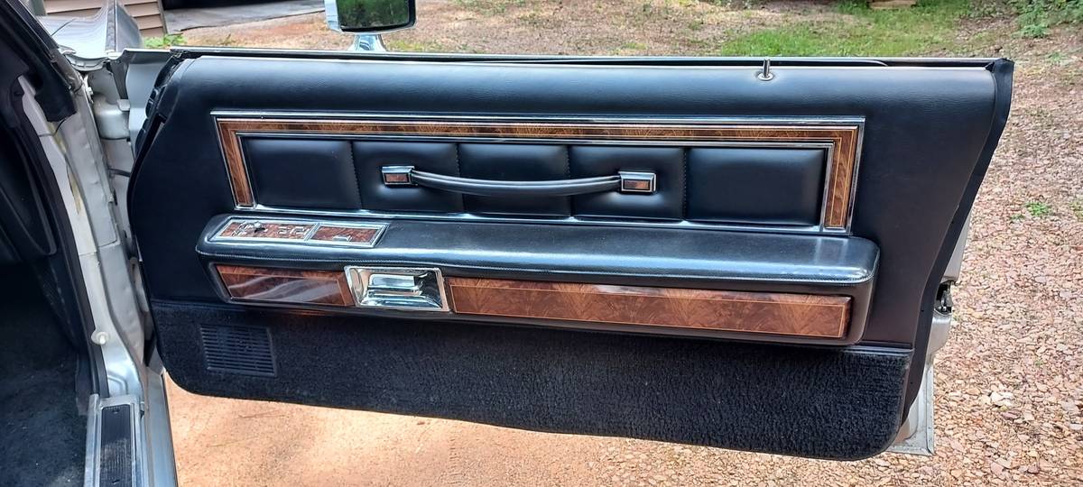 Lincoln-continental-coupe-1978-3
