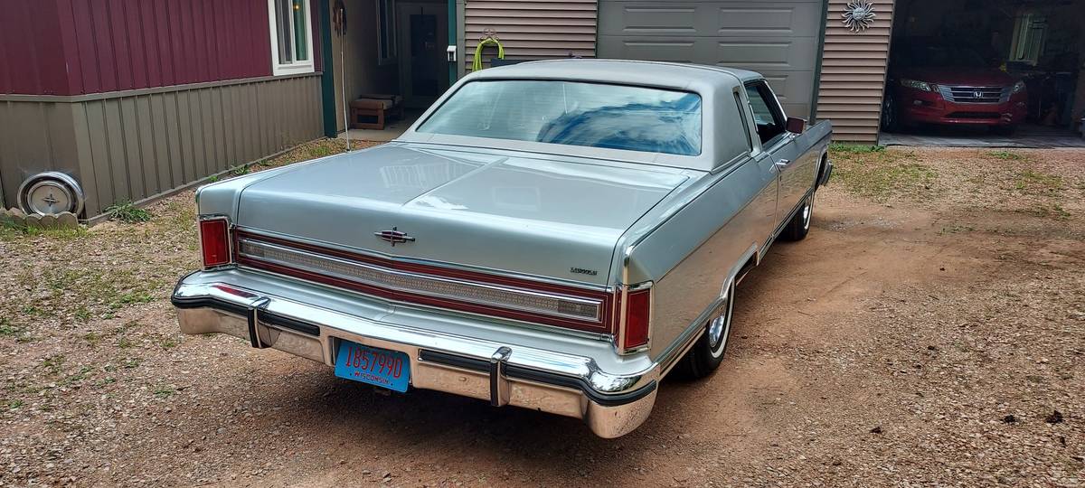 Lincoln-continental-coupe-1978-35