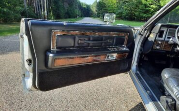 Lincoln-continental-coupe-1978-7