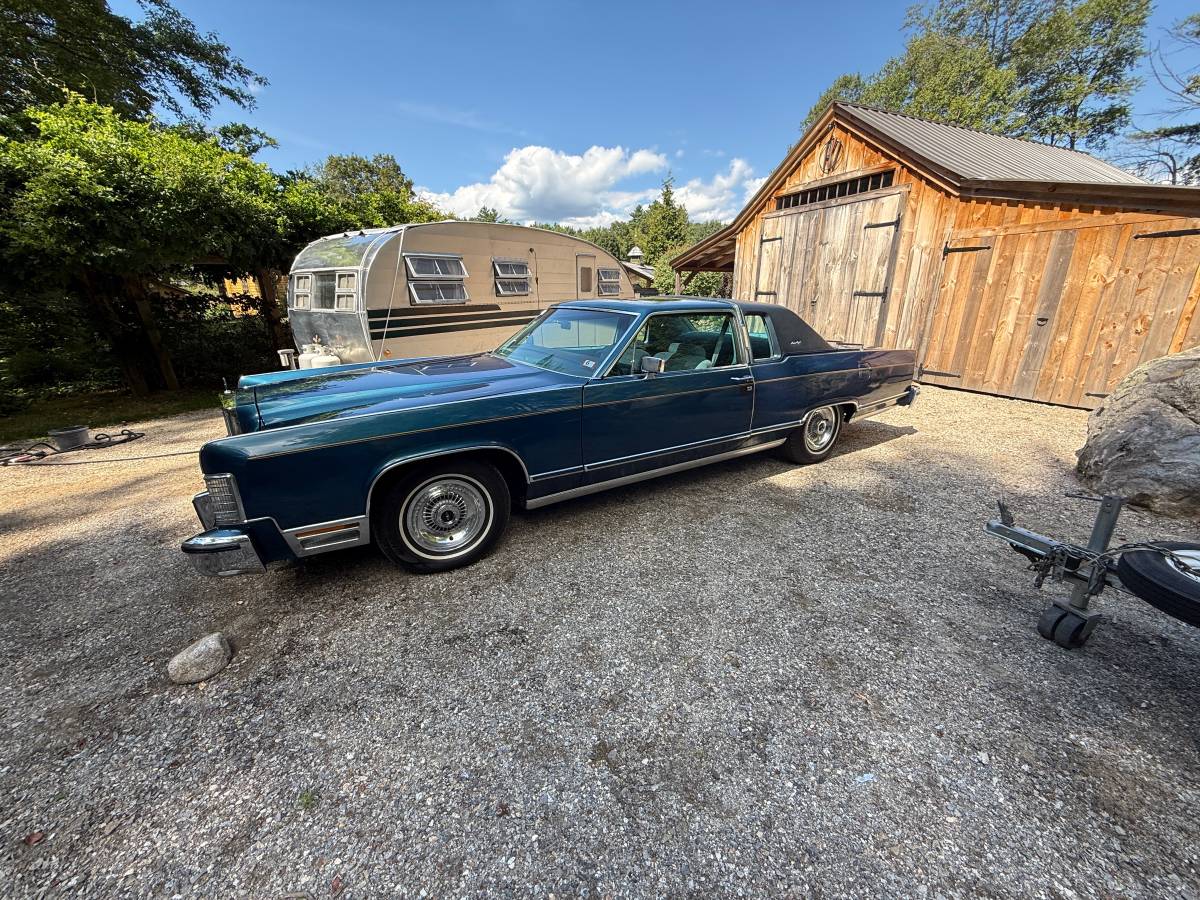 Lincoln-continental-coupe-1978-blue-3