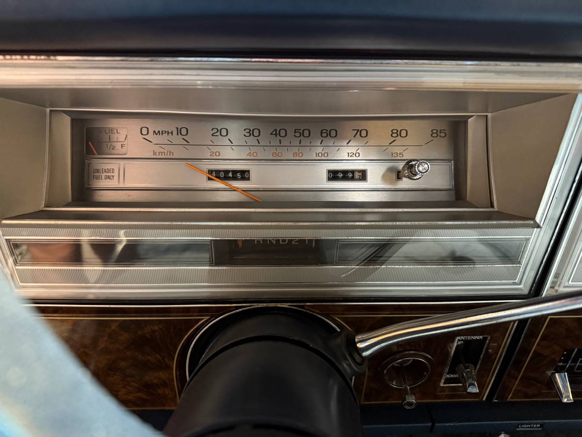 Lincoln-continental-coupe-1978-blue-9