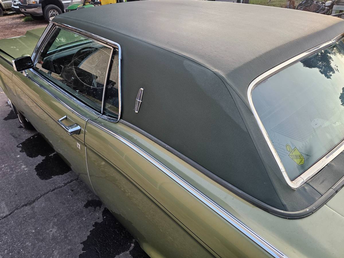 Lincoln-continental-mark-iii-1970-12