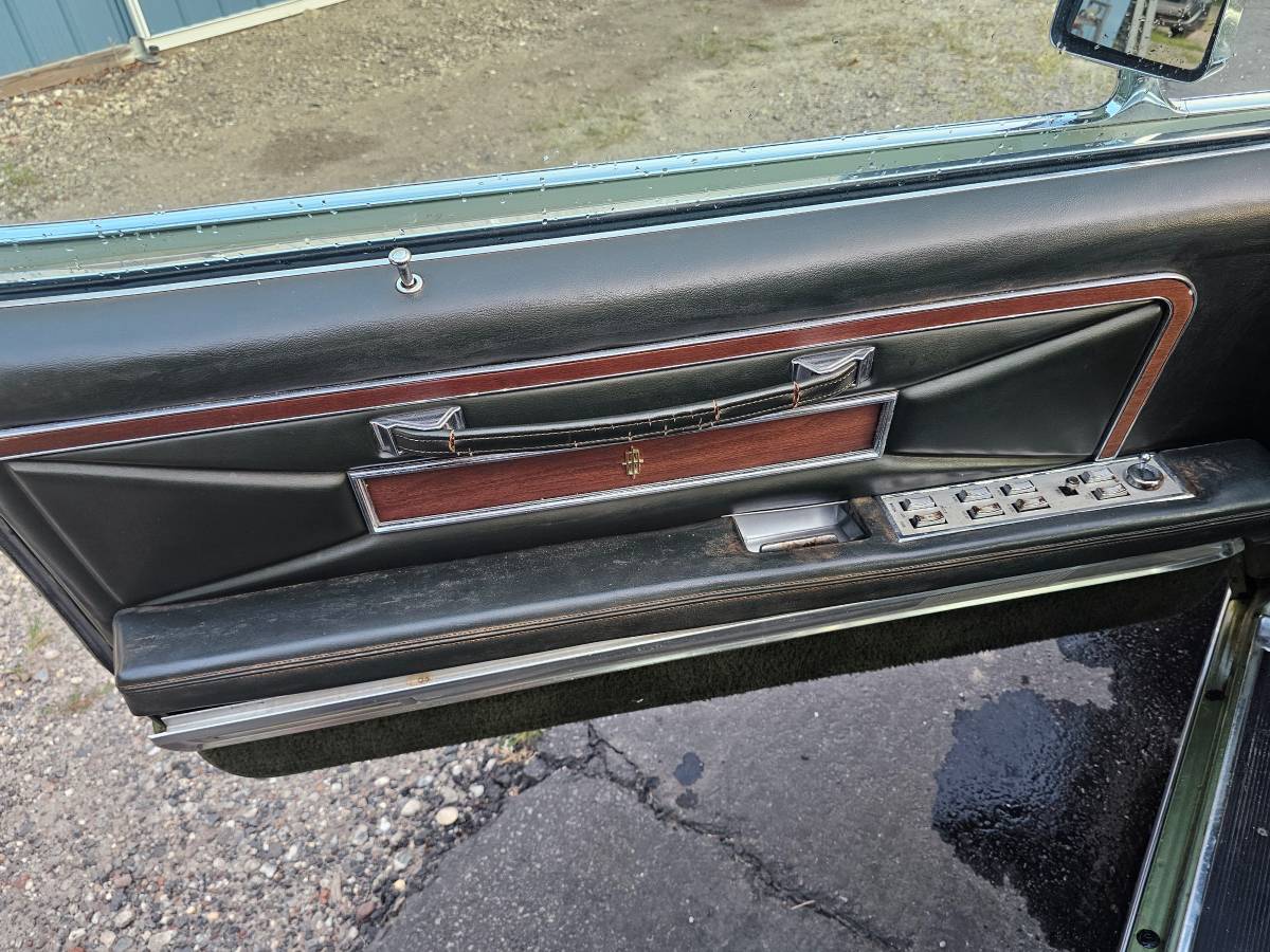 Lincoln-continental-mark-iii-1970-15