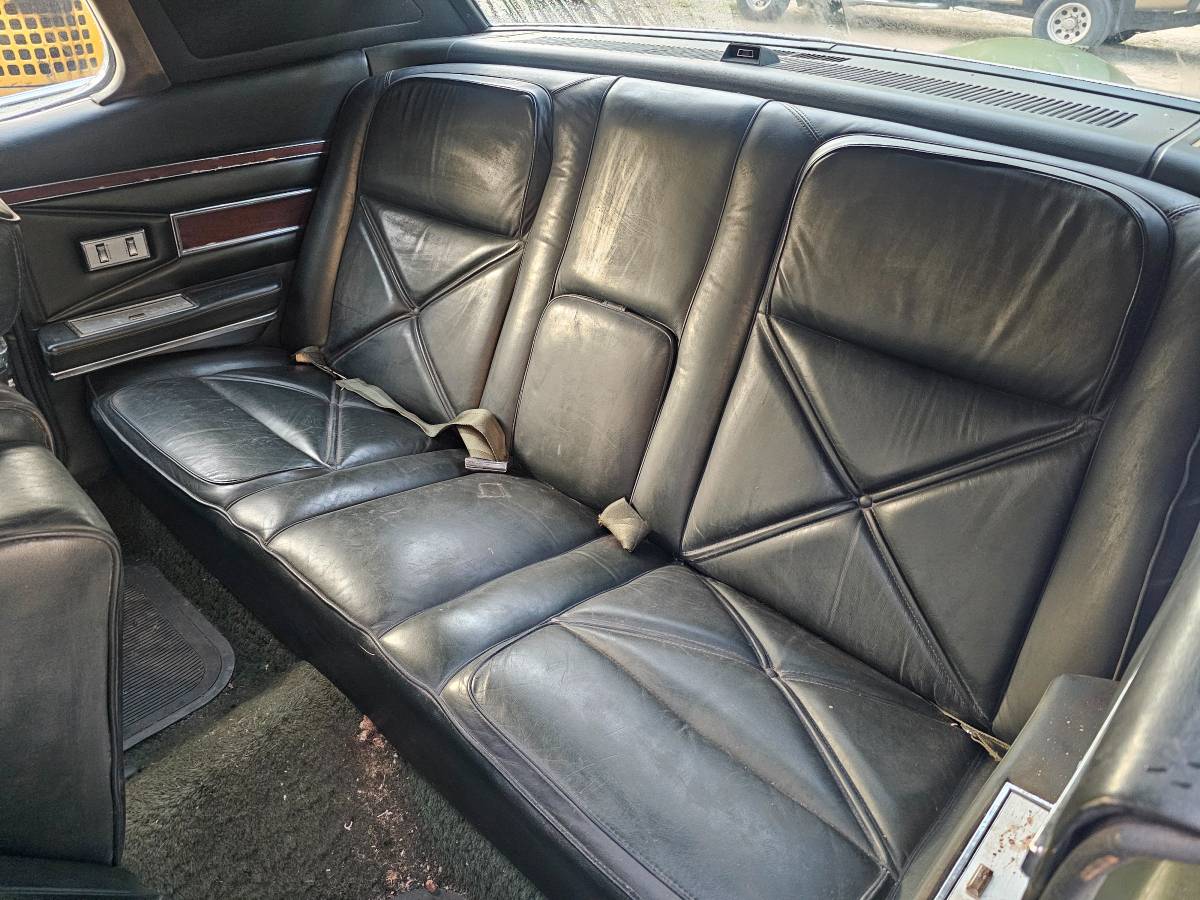 Lincoln-continental-mark-iii-1970-4