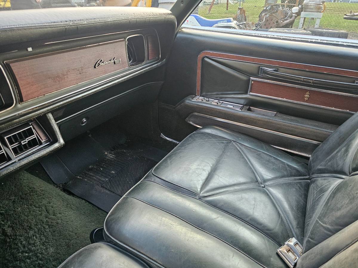 Lincoln-continental-mark-iii-1970-9