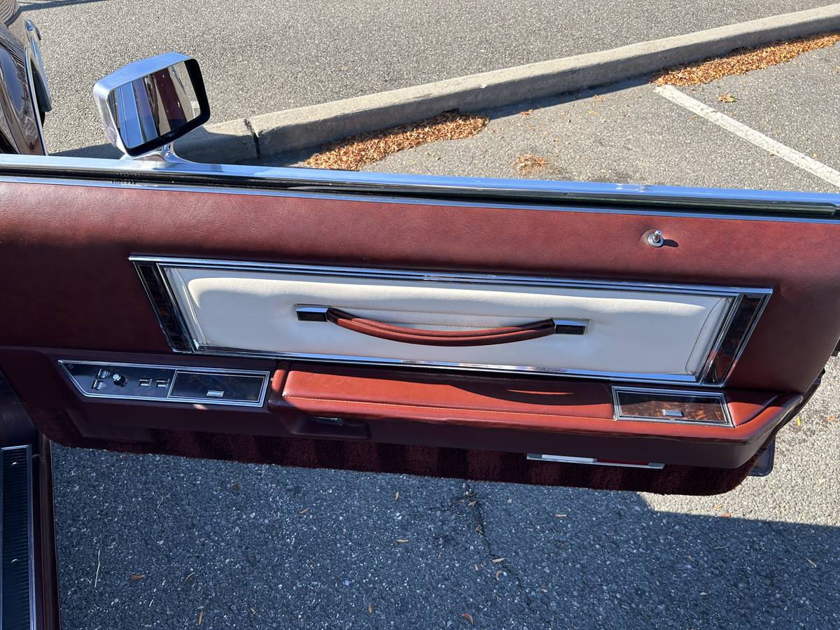 Lincoln-continental-mark-v-1978-red-10
