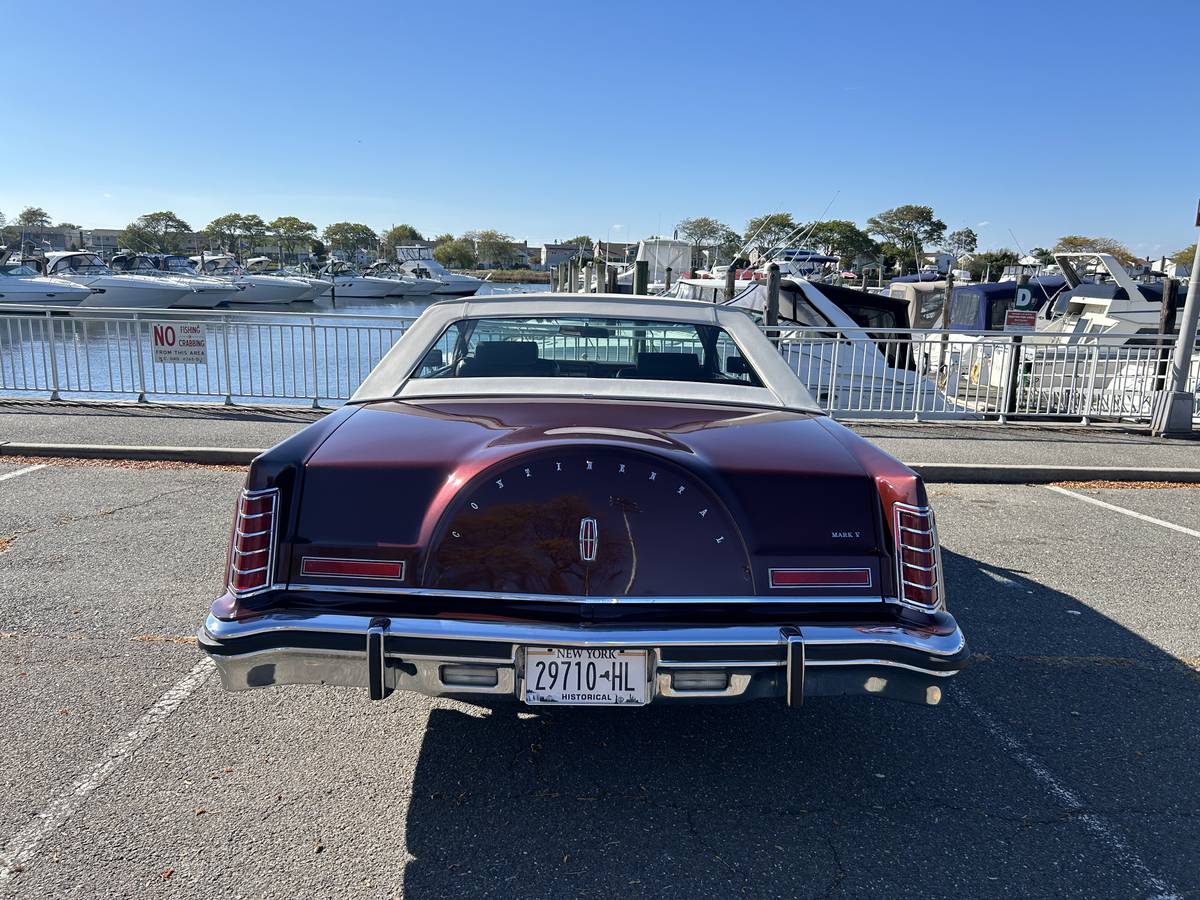 Lincoln-continental-mark-v-1978-red-3