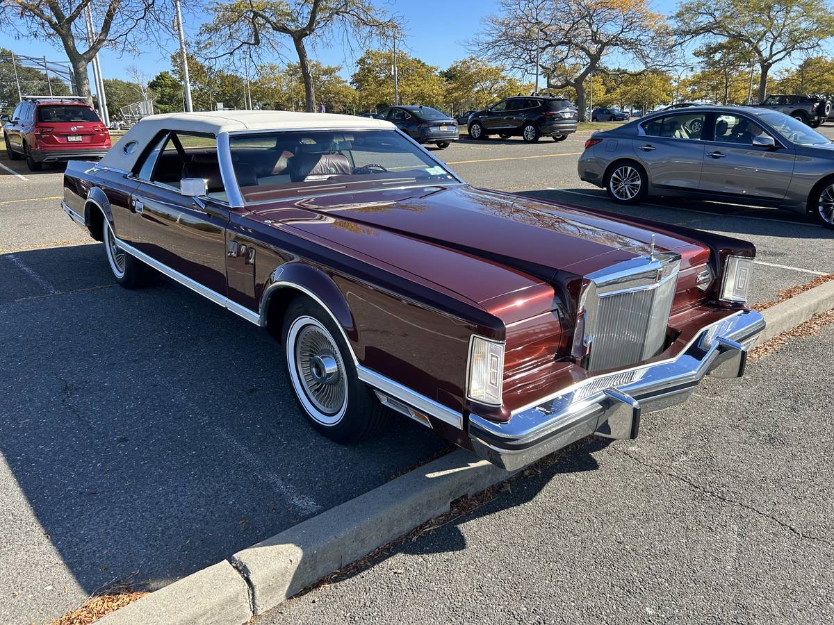 Lincoln-continental-mark-v-1978-red-4