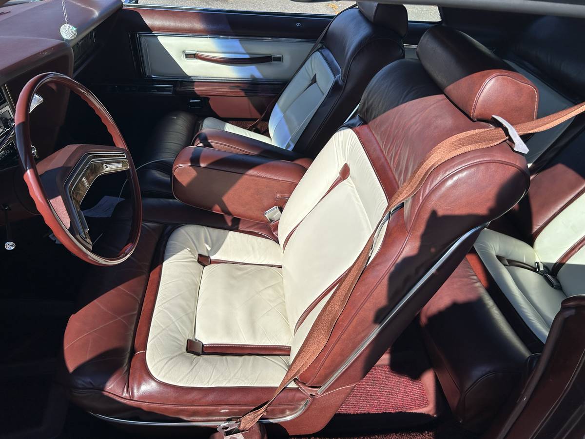 Lincoln-continental-mark-v-1978-red-5