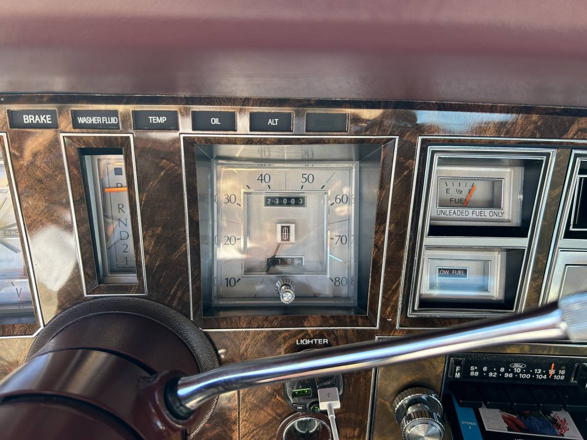 Lincoln-continental-mark-v-1978-red-6