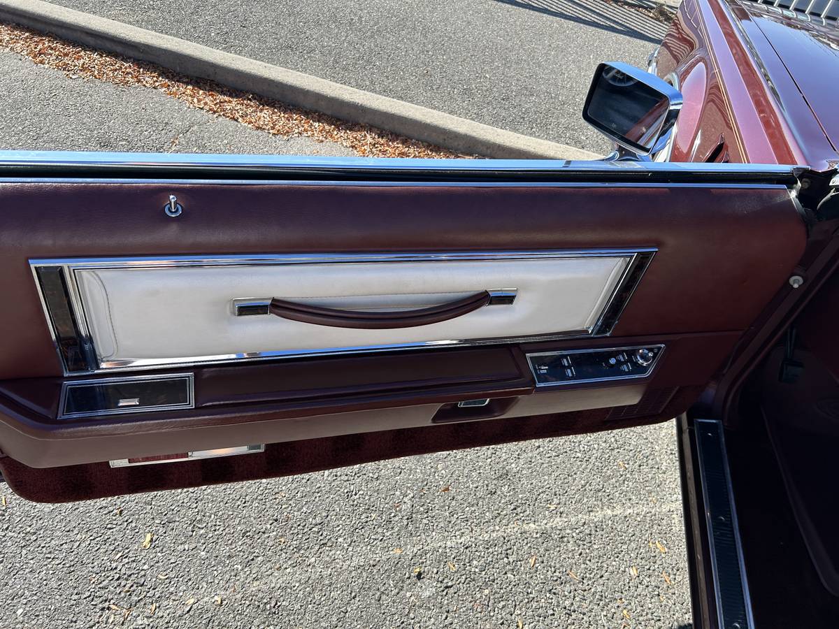 Lincoln-continental-mark-v-1978-red-7