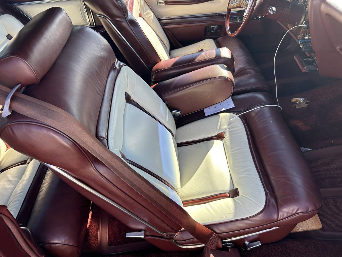 Lincoln-continental-mark-v-1978-red-9