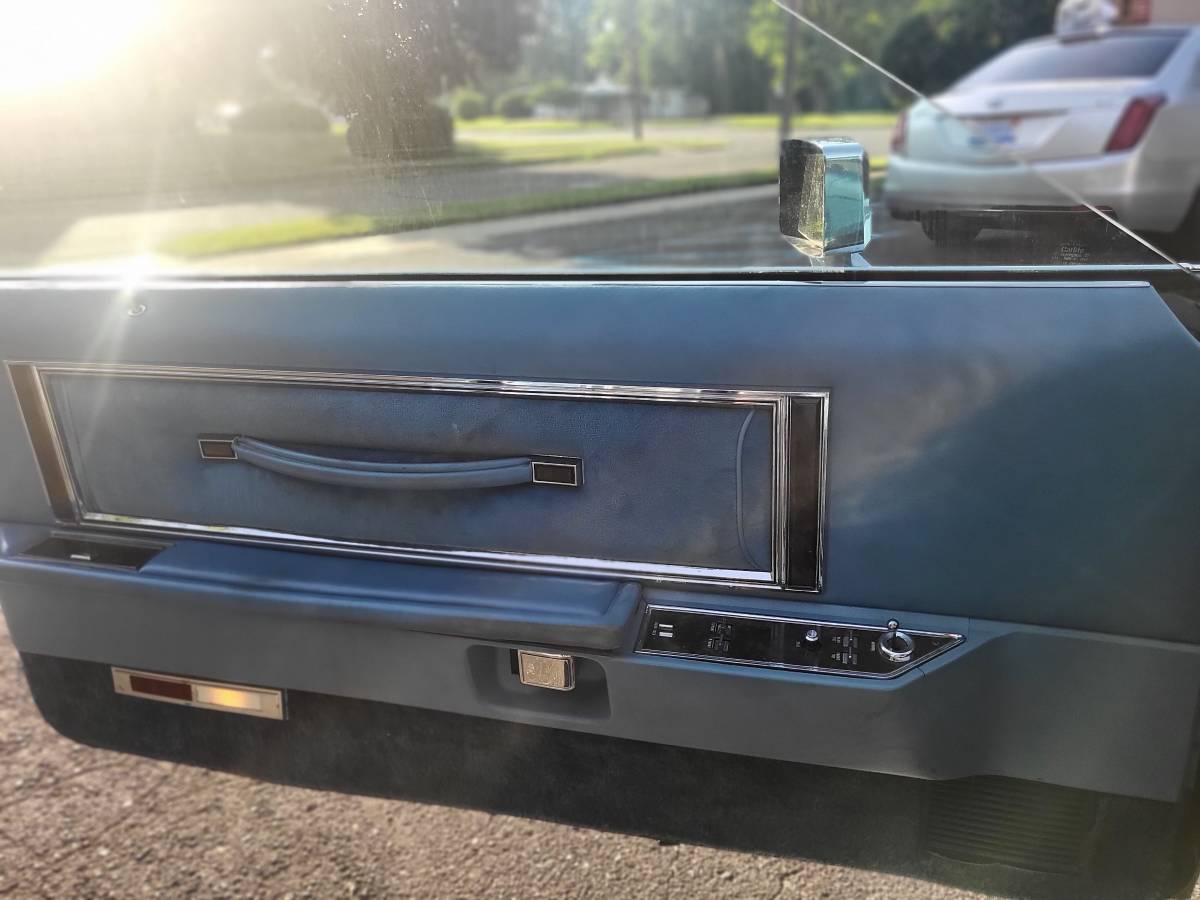Lincoln-continental-mark-v-1979-blue-4